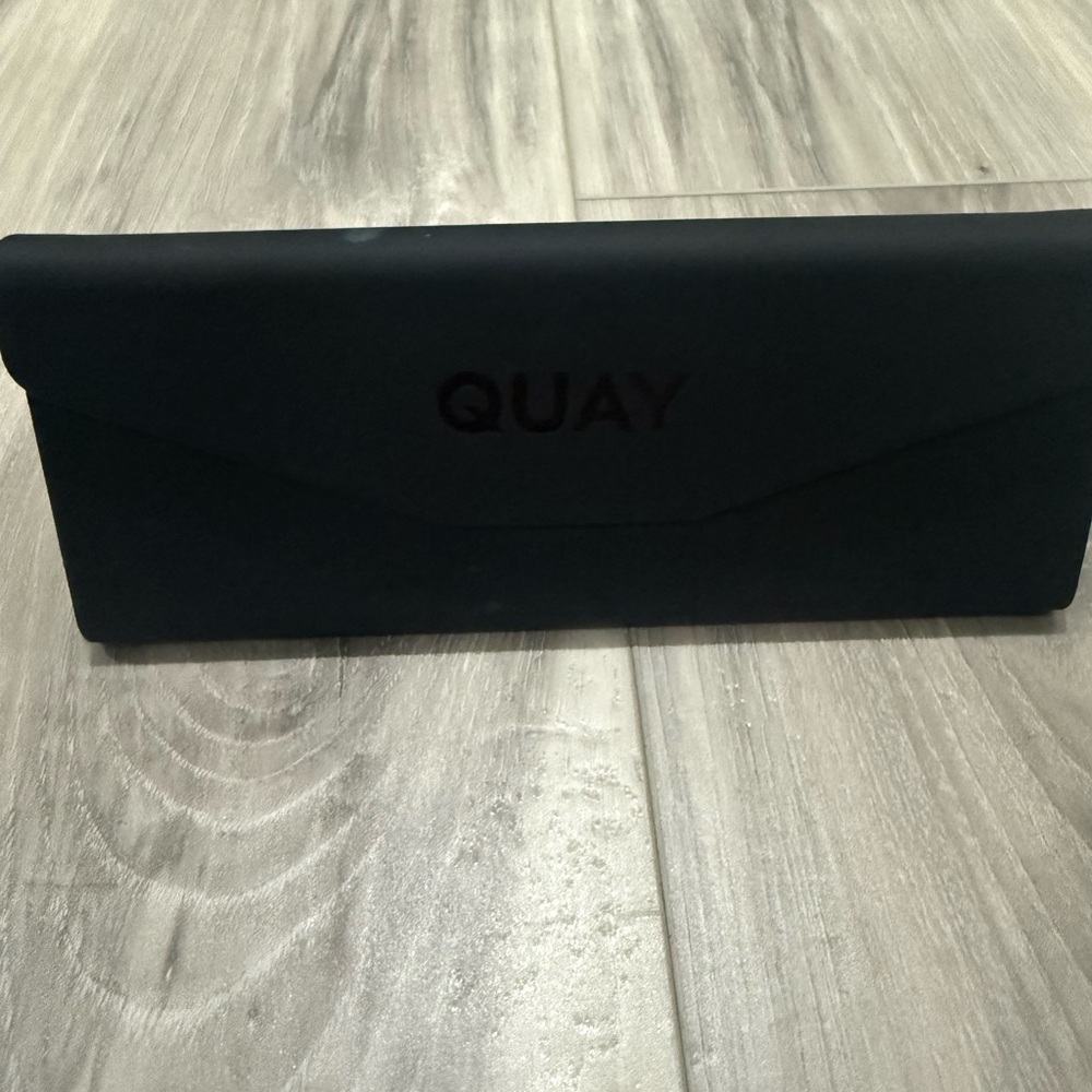 Quay Black Sunglasses - Picture 6 of 6